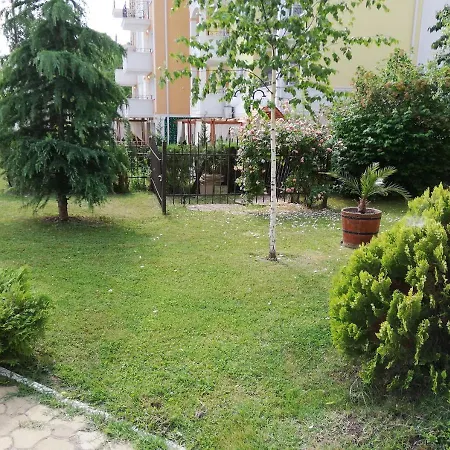 Ideal Three Bed For Families Closed To The Appartement *