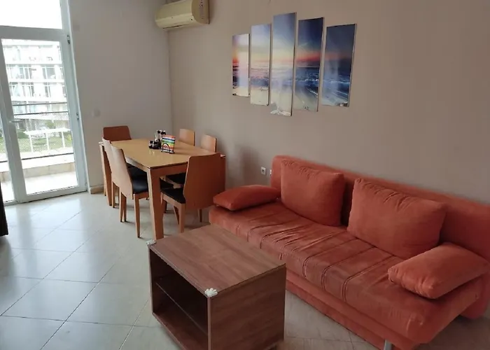 Ideal Three Bed For Families Closed To The Appartement
