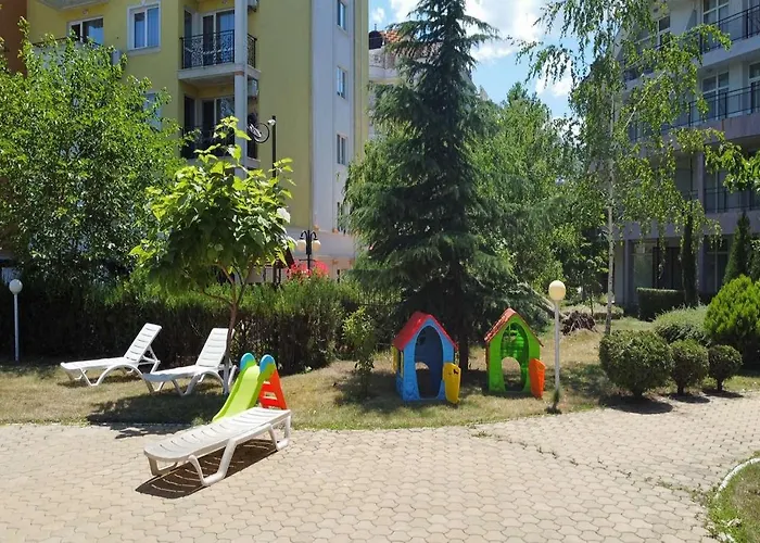 Ideal Three Bed For Families Closed To The Appartement