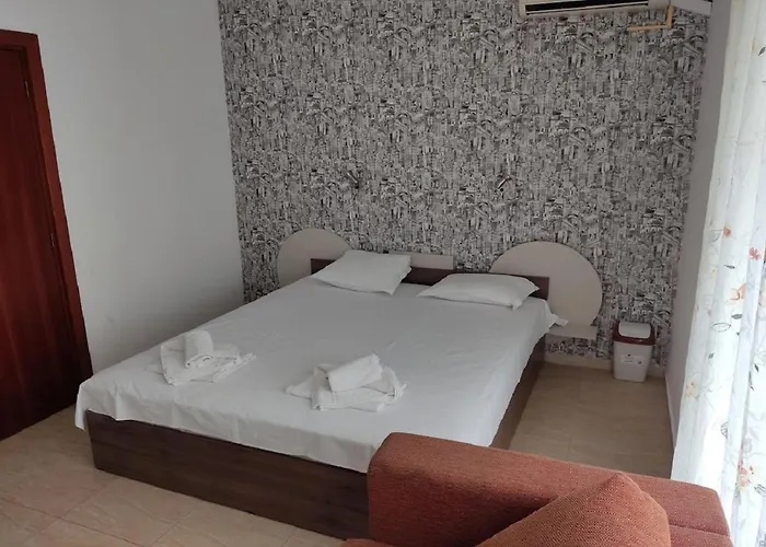 Ideal Three Bed For Families Closed To The Appartement *