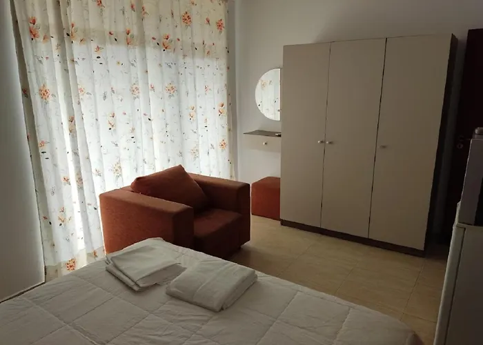 Ideal Three Bed For Families Closed To The Appartement *